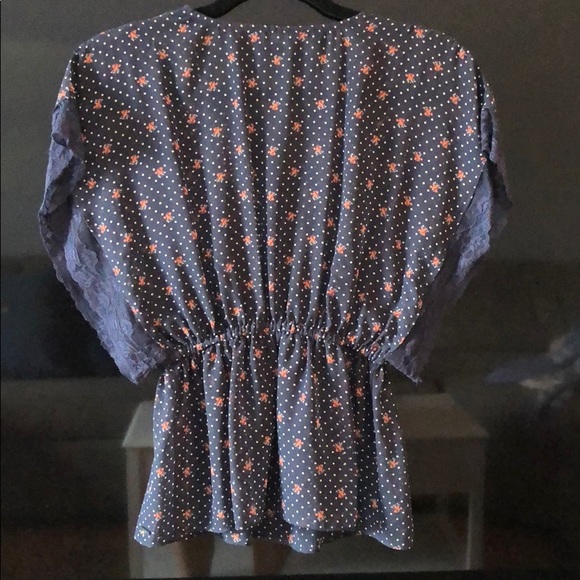 GUESS Sheer Floral & Polka Dot Peplum XS - Picture 2 of 3